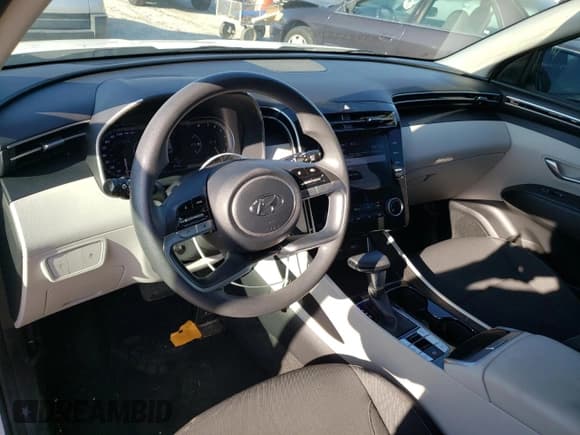 ✅ 2022 Hyundai Tucson SE • VIN: 5NMJA3AE1NH053830 • Lot: 69658644. Wystawiony na Copart z przebiegiem 29 476 mil. Bezpłatny archiwum sprzedaży aukcyjnych z USA i szczegółowy raport historii pojazdu na DreamBid. Zdjęcie 8.