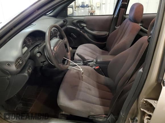 ✅ 2001 Pontiac Sunfire SE • VIN: 1G2JB524017181271 • Lot: 71669465. Wystawiony na Copart z przebiegiem 185 406 mil. Bezpłatny archiwum sprzedaży aukcyjnych z USA i szczegółowy raport historii pojazdu na DreamBid. Zdjęcie 7.