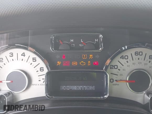 ✅ 2012 Ford Expedition Limited • VIN: 1FMJU2A55CEF54037 • Lot: 42014180. Wystawiony na IAAI z przebiegiem 209 086 mil. Bezpłatny archiwum sprzedaży aukcyjnych z USA i szczegółowy raport historii pojazdu na DreamBid. Zdjęcie 7.