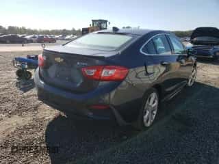 ✅ 2017 Chevrolet Cruze Premier • VIN: 1G1BF5SM8H7144525 • Lot: 64025082. Wystawiony na Copart z przebiegiem Nie podano mil. Skorzystaj z bezpłatnego archiwum sprzedaży aukcyjnych z USA i zobacz szczegółowy raport historii pojazdu na DreamBid. Zdjęcie 4.