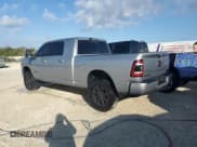 ✅ 2023 Ram 2500 Laramie • VIN: 3C6UR5NL0PG600540 • Lot: 77594654. Wystawiony na Copart z przebiegiem 38 372 mil. Bezpłatny archiwum sprzedaży aukcyjnych z USA i szczegółowy raport historii pojazdu na DreamBid. Zdjęcie 2.
