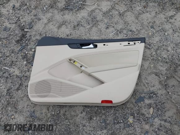 ✅ 2013 Volkswagen Passat SEL • VIN: 1VWCP7A37DC070316 • Lot: 42920334. Listed on IAAI with 211,425 mi. Free auction sales archive from the USA and detailed vehicle history report at DreamBid. Image 12.