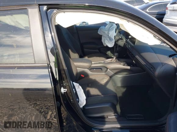 ✅ 2026 Honda HR-V Sport • VIN: 3CZRZ2H52TM719500 • Lot: 43370449. Wystawiony na IAAI z przebiegiem 191 mil. Bezpłatny archiwum sprzedaży aukcyjnych z USA i szczegółowy raport historii pojazdu na DreamBid. Zdjęcie 5.