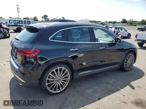 ✅ 2024 Mercedes-Benz GLA 35 AMG • VIN: W1N4N5BB2RJ568572 • Лот: 68701124. Опубликован ранее на Copart с пробегом Не указан. Бесплатный доступ к архиву аукционных продаж из США и подробный отчёт об истории автомобиля на DreamBid. Изображение 3.