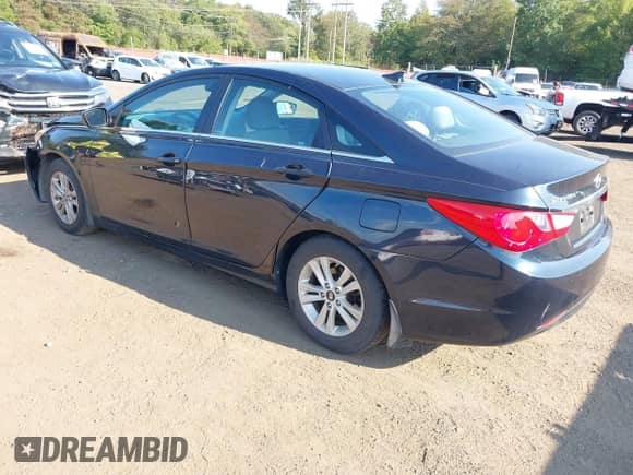 2013 Hyundai Sonata GLS z VIN 5NPEB4ACXDH552307, wystawiony jako IAAI lot #43208817 z przebiegiem 56 883 mil mil oraz . Historia ofert i sprzedaży dostępna na DreamBid. Obrazek 3.