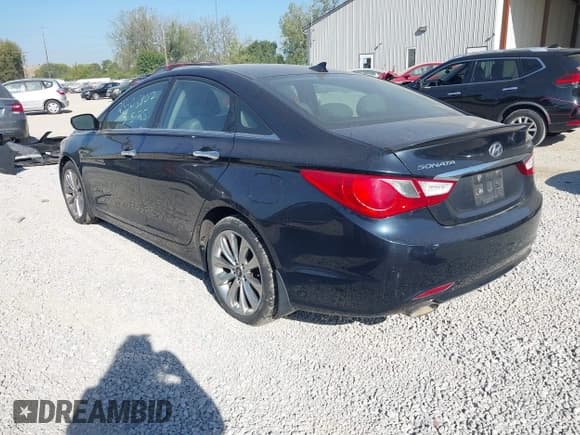 ✅ 2012 Hyundai Sonata SE • VIN: 5NPEC4AB7CH420950 • Lot: 43376599. Listed on IAAI with 165,359 mi. Free auction sales archive from the USA and detailed vehicle history report at DreamBid. Image 3.
