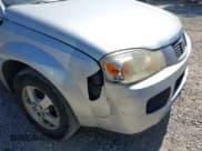 ✅ 2007 Saturn VUE I4 Hybrid • VIN: 5GZCZ33Z37S852743 • Lot: 43426548. Wystawiony na IAAI z przebiegiem 165 994 mil. Bezpłatny archiwum sprzedaży aukcyjnych z USA i szczegółowy raport historii pojazdu na DreamBid. Zdjęcie 6.