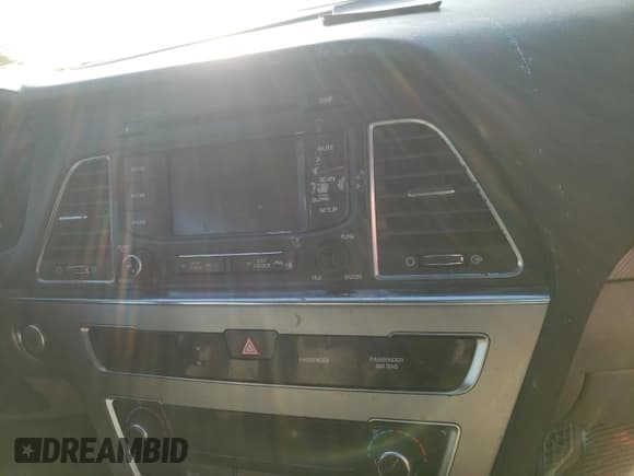 ✅ 2016 Hyundai Sonata SE • VIN: KMHE24L1XGA009574 • Lot: 63392512. Listed on Copart with 213,244 mi. Free auction sales archive from the USA and detailed vehicle history report at DreamBid. Image 9.