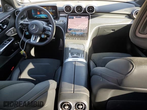 ✅ 2024 Mercedes-Benz C 63 S AMG E Performance • VIN: W1KAF8AB6RR186031 • Lot: 84220074. Wystawiony na Copart z przebiegiem 7 202 mil. Bezpłatny archiwum sprzedaży aukcyjnych z USA i szczegółowy raport historii pojazdu na DreamBid. Zdjęcie 8.