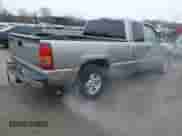 ✅ 2001 Chevrolet Silverado 1500 LT • VIN: 2GCEC19T711249322 • Lot: 41556311. Wystawiony na IAAI z przebiegiem 200 237 mil mil. Skorzystaj z bezpłatnego archiwum sprzedaży aukcyjnych z USA i zobacz szczegółowy raport historii pojazdu na DreamBid. Zdjęcie 4.