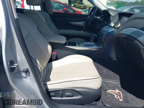 ✅ 2016 Infiniti Q70 • VIN: JN1BY1AP0GM220005 • Lot: 42830614. Listed on IAAI with 126,232 mi. Free auction sales archive from the USA and detailed vehicle history report at DreamBid. Image 5.