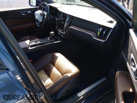 ✅ 2021 Volvo V60 • VIN: YV4102WK5M1068817 • Lot: 41928630. Listed on IAAI with 38,963 mi. Free auction sales archive from the USA and detailed vehicle history report at DreamBid. Image 5.