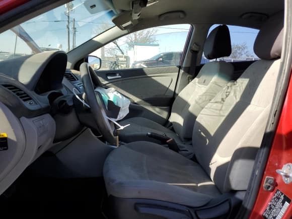 ✅ 2014 Hyundai Accent GLS • VIN: KMHCT4AE4EU749496 • Лот: 72531514. Опубликован ранее на Copart с пробегом 192 722 миль. Бесплатный доступ к архиву аукционных продаж из США и подробный отчёт об истории автомобиля на DreamBid. Изображение 7.