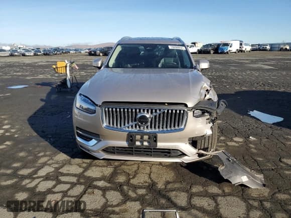 ✅ 2023 Volvo XC90 Plus • VIN: YV4L12PN7P1903108 • Лот: 78090054. Опубликован ранее на Copart с пробегом 14 235 миль. Бесплатный доступ к архиву аукционных продаж из США и подробный отчёт об истории автомобиля на DreamBid. Изображение 5.