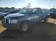 ✅ 2005 Dodge Dakota ST • VIN: 1D7HE22KX5S256288 • Лот: 81607614. Размещён на Copart с пробегом 95 595 миль миль. Получите бесплатный доступ к архиву аукционных продаж из США и посмотрите подробный отчёт об истории автомобиля на DreamBid. Изображение 1.