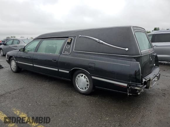 ✅ 1998 Cadillac DeVille Limousine • VIN: 1GEEH90Y2WU500355 • Лот: 55317335. Опубликован ранее на Copart с пробегом 96 647 миль. Бесплатный доступ к архиву аукционных продаж из США и подробный отчёт об истории автомобиля на DreamBid. Изображение 2.