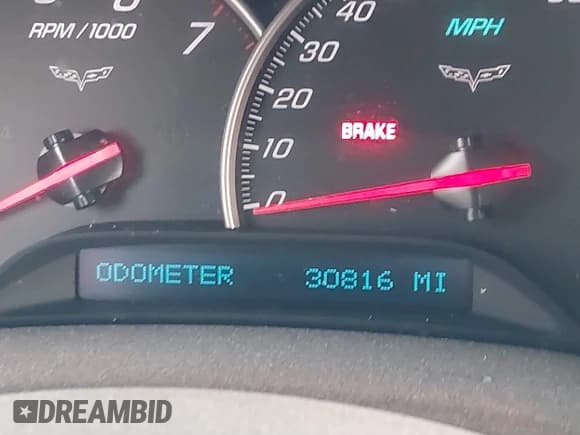 ✅ 2011 Chevrolet Corvette • VIN: 1G1YG3DW8B5102630 • Лот: 41709943. Опубликован ранее на IAAI с пробегом 30 816 миль. Бесплатный доступ к архиву аукционных продаж из США и подробный отчёт об истории автомобиля на DreamBid. Изображение 16.