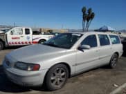 ✅ 2004 Volvo V70 • VIN: YV1SW64A842447726 • Lot: 78762314. Listed on Copart with 197,837 mi. Free auction sales archive from the USA and detailed vehicle history report at DreamBid. Image 1.