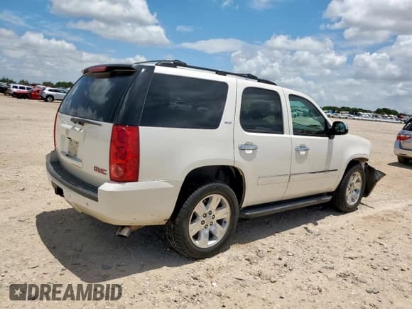 ✅ 2011 GMC Yukon SLT • VIN: 1GKS1CE08BR271861 • Lot: 63841825. Listed on Copart with 203,051 mi. Free auction sales archive from the USA and detailed vehicle history report at DreamBid. Image 3.