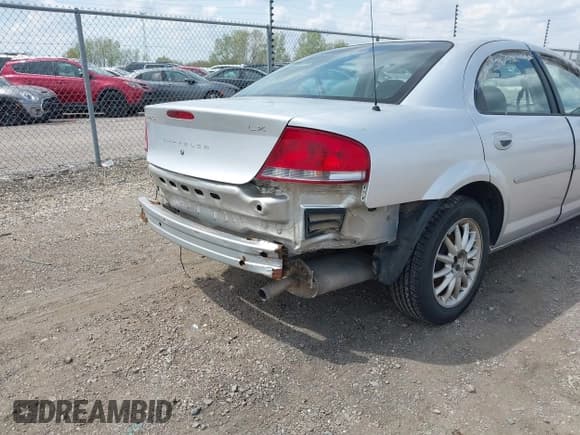 ✅ 2002 Chrysler Sebring LX • VIN: 1C3EL46XX2N226999 • Лот: 42105470. Опубликован ранее на IAAI с пробегом 166 389 миль. Бесплатный доступ к архиву аукционных продаж из США и подробный отчёт об истории автомобиля на DreamBid. Изображение 6.
