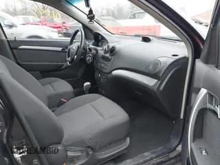 ✅ 2010 Chevrolet Aveo 1LT • VIN: KL1TD5DE7AB070676 • Lot: 41701892. Wystawiony na IAAI z przebiegiem 178 949 mil. Bezpłatny archiwum sprzedaży aukcyjnych z USA i szczegółowy raport historii pojazdu na DreamBid. Zdjęcie 5.