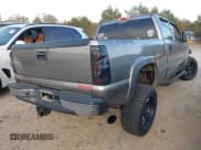 ✅ 2006 Chevrolet Silverado 2500HD LT3 • VIN: 1GCHK23D36F213635 • Lot: 43737426. Wystawiony na IAAI z przebiegiem 302 249 mil. Bezpłatny archiwum sprzedaży aukcyjnych z USA i szczegółowy raport historii pojazdu na DreamBid. Zdjęcie 4.