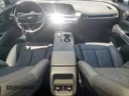 ✅ 2023 Cadillac LYRIQ AWD Luxury • VIN: 1GYKPPRL1PZ002446 • Lot: 63770435. Wystawiony na Copart z przebiegiem 31 832 mil. Bezpłatny archiwum sprzedaży aukcyjnych z USA i szczegółowy raport historii pojazdu na DreamBid. Zdjęcie 8.