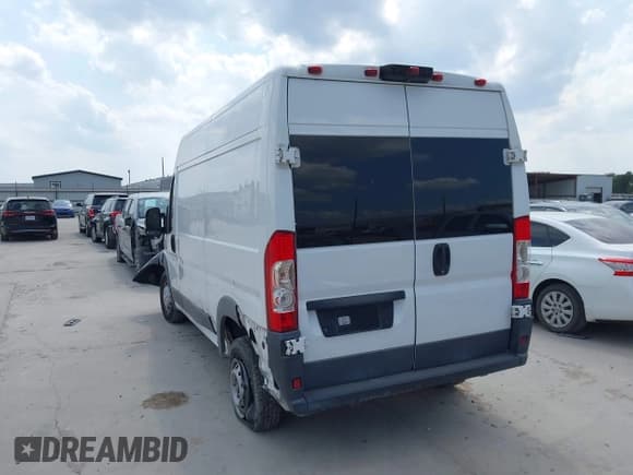 ✅ 2018 Ram ProMaster Cargo • VIN: 3C6TRVBG7JE131811 • Lot: 42332512. Wystawiony na IAAI z przebiegiem 189 928 mil. Bezpłatny archiwum sprzedaży aukcyjnych z USA i szczegółowy raport historii pojazdu na DreamBid. Zdjęcie 3.