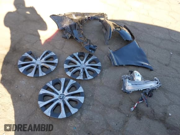 ✅ 2022 Toyota Prius LE • VIN: JTDKAMFP5N3225781 • Lot: 40822065. Listed on IAAI with 42,307 mi. Free auction sales archive from the USA and detailed vehicle history report at DreamBid. Image 12.