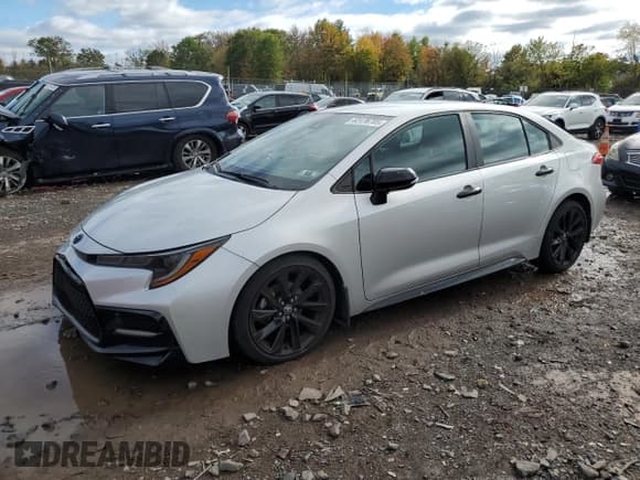 ✅ 2022 Toyota Corolla SE Nightshade • VIN: 5YFS4MCE9NP106200 • Lot: 82476705. Wystawiony na Copart z przebiegiem 58 623 mil. Bezpłatny archiwum sprzedaży aukcyjnych z USA i szczegółowy raport historii pojazdu na DreamBid. Zdjęcie 1.