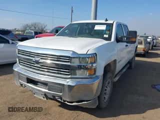 2015 Chevrolet Silverado 2500HD Work Truck с VIN 1GC1CUEG6FF672496, выставлен на аукционе IAAI как лот 41505974 с пробегом Не указан миль и . История ставок и продаж доступна на DreamBid. Изображение 6.