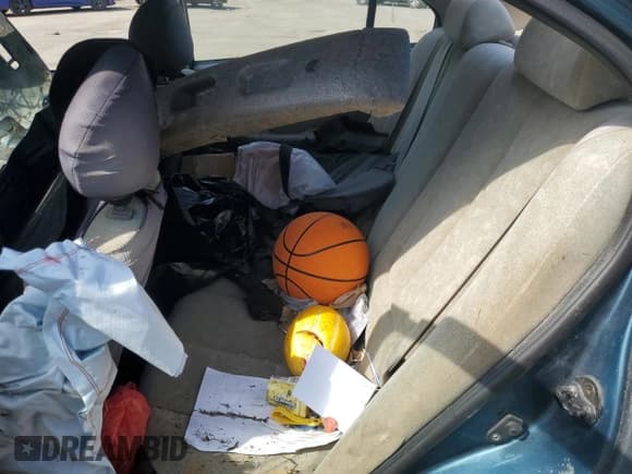 ✅ 2003 Hyundai Elantra GLS • VIN: KMHDN45DX3U643714 • Lot: 69701915. Wystawiony na Copart z przebiegiem Nie podano. Bezpłatny archiwum sprzedaży aukcyjnych z USA i szczegółowy raport historii pojazdu na DreamBid. Zdjęcie 10.