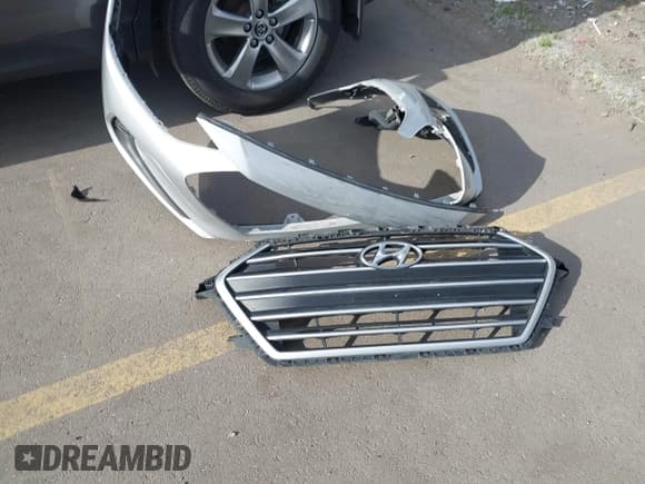 ✅ 2017 Hyundai Elantra Limited • VIN: 5NPD84LF2HH154662 • Lot: 42331921. Listed on IAAI with 54,691 mi. Free auction sales archive from the USA and detailed vehicle history report at DreamBid. Image 12.