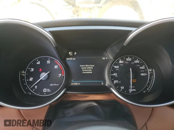 ✅ 2021 Alfa Romeo Giulia • VIN: ZARFAMAN3M7641901 • Лот: 84631725. Опубликован ранее на Copart с пробегом 21 332 миль. Бесплатный доступ к архиву аукционных продаж из США и подробный отчёт об истории автомобиля на DreamBid. Изображение 9.