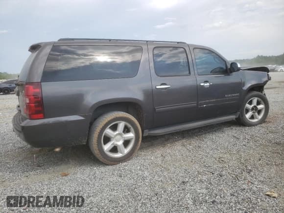 ✅ 2010 Chevrolet Suburban LS • VIN: 1GNUCHE04AR178465 • Lot: 63247075. Listed on Copart with 246,806 mi. Free auction sales archive from the USA and detailed vehicle history report at DreamBid. Image 3.