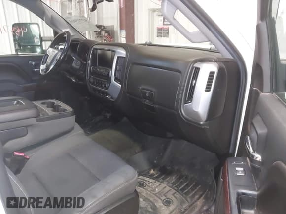 ✅ 2015 GMC Sierra 2500HD SLE • VIN: 1GT12YEG1FF607498 • Lot: 43715031. Listed on IAAI with 198,825 mi. Free auction sales archive from the USA and detailed vehicle history report at DreamBid. Image 5.