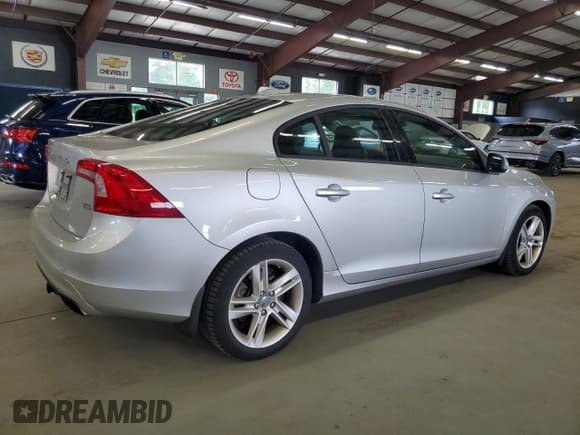 ✅ 2015 Volvo S60 • VIN: YV126MFA7F2310166 • Lot: 65397695. Listed on Copart with 237,925 mi. Free auction sales archive from the USA and detailed vehicle history report at DreamBid. Image 3.