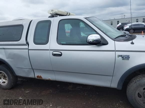 ✅ 2002 Ford F-150 XL • VIN: 1FTRX18L52NB18963 • Lot: 42042014. Wystawiony na IAAI z przebiegiem 229 262 mil. Bezpłatny archiwum sprzedaży aukcyjnych z USA i szczegółowy raport historii pojazdu na DreamBid. Zdjęcie 13.