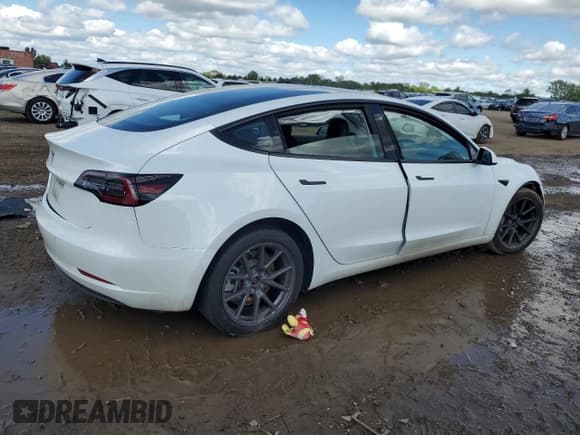 ✅ 2021 Tesla Model 3 Standard Range Plus • VIN: 5YJ3E1EA5MF045951 • Lot: 69593805. Wystawiony na Copart z przebiegiem 47 334 mil. Bezpłatny archiwum sprzedaży aukcyjnych z USA i szczegółowy raport historii pojazdu na DreamBid. Zdjęcie 3.