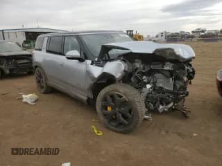 ✅ 2023 Rivian R1S Adventure • VIN: 7PDSGABA8PN008336 • Lot: 45955474. Wystawiony na Copart z przebiegiem Nie podano. Bezpłatny archiwum sprzedaży aukcyjnych z USA i szczegółowy raport historii pojazdu na DreamBid. Zdjęcie 4.