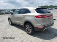 ✅ 2015 Lincoln MKC • VIN: 5LMCJ1A99FUJ45268 • Lot: 43061632. Wystawiony na IAAI z przebiegiem 165 551 mil. Bezpłatny archiwum sprzedaży aukcyjnych z USA i szczegółowy raport historii pojazdu na DreamBid. Zdjęcie 3.