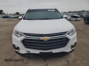 ✅ 2019 Chevrolet Traverse LT Cloth • VIN: 1GNEVGKW6KJ248713 • Lot: 89892115. Wystawiony na Copart z przebiegiem 240 816 mil. Bezpłatny archiwum sprzedaży aukcyjnych z USA i szczegółowy raport historii pojazdu na DreamBid. Zdjęcie 5.