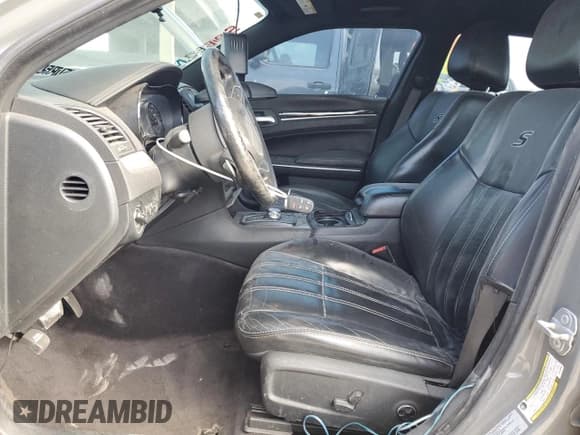 ✅ 2017 Chrysler 300 S Alloy Edition • VIN: 2C3CCABT1HH506062 • Lot: 84239534. Listed on Copart with 97,563 mi. Free auction sales archive from the USA and detailed vehicle history report at DreamBid. Image 7.