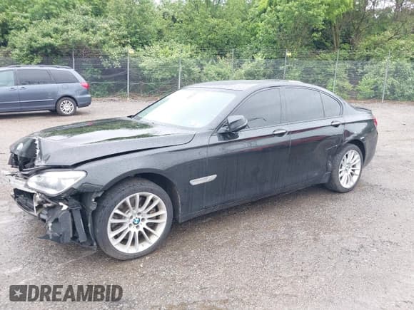 ✅ 2014 BMW 7 Series 750i xDrive • VIN: WBAYB6C54ED224411 • Lot: 42225630. Listed on IAAI with 158,991 mi. Free auction sales archive from the USA and detailed vehicle history report at DreamBid. Image 18.