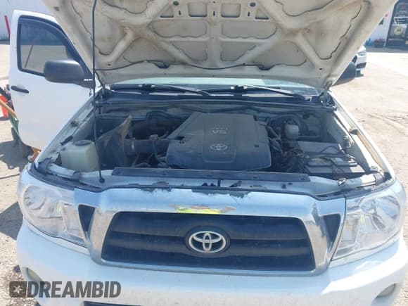 ✅ 2005 Toyota Tacoma • VIN: 5TEUU42N55Z035078 • Lot: 42428869. Listed on IAAI with 304,345 mi. Free auction sales archive from the USA and detailed vehicle history report at DreamBid. Image 10.