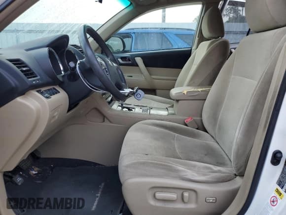 ✅ 2011 Toyota Highlander • VIN: 5TDBK3EH8BS063754 • Lot: 71721885. Wystawiony na Copart z przebiegiem 291 583 mil. Bezpłatny archiwum sprzedaży aukcyjnych z USA i szczegółowy raport historii pojazdu na DreamBid. Zdjęcie 7.