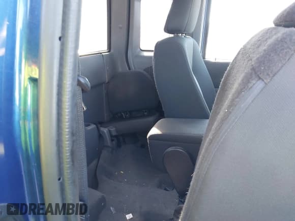 ✅ 2011 Ford Ranger XLT • VIN: 1FTKR4EE3BPB03532 • Lot: 41723661. Listed on IAAI with 219,195 mi. Free auction sales archive from the USA and detailed vehicle history report at DreamBid. Image 8.