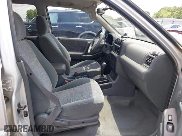 ✅ 2001 Isuzu Rodeo S • VIN: 4S2CK58W914357933 • Lot: 42427142. Listed on IAAI with 129,131 mi. Free auction sales archive from the USA and detailed vehicle history report at DreamBid. Image 5.