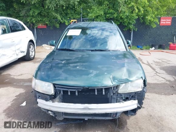 ✅ 2000 Volkswagen Passat • VIN: WVWNA23B8YE126567 • Lot: 42668144. Listed on IAAI with 149,773 mi. Free auction sales archive from the USA and detailed vehicle history report at DreamBid. Image 13.