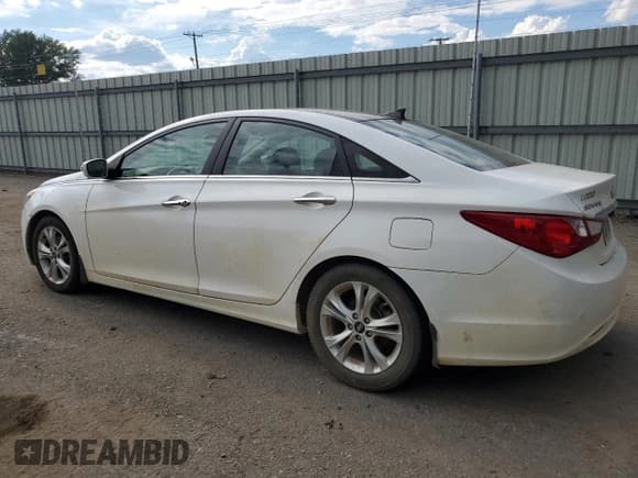 ✅ 2013 Hyundai Sonata SE • VIN: 5NPEC4AC6DH527871 • Lot: 70485434. Listed on Copart with 141,269 mi. Free auction sales archive from the USA and detailed vehicle history report at DreamBid. Image 2.